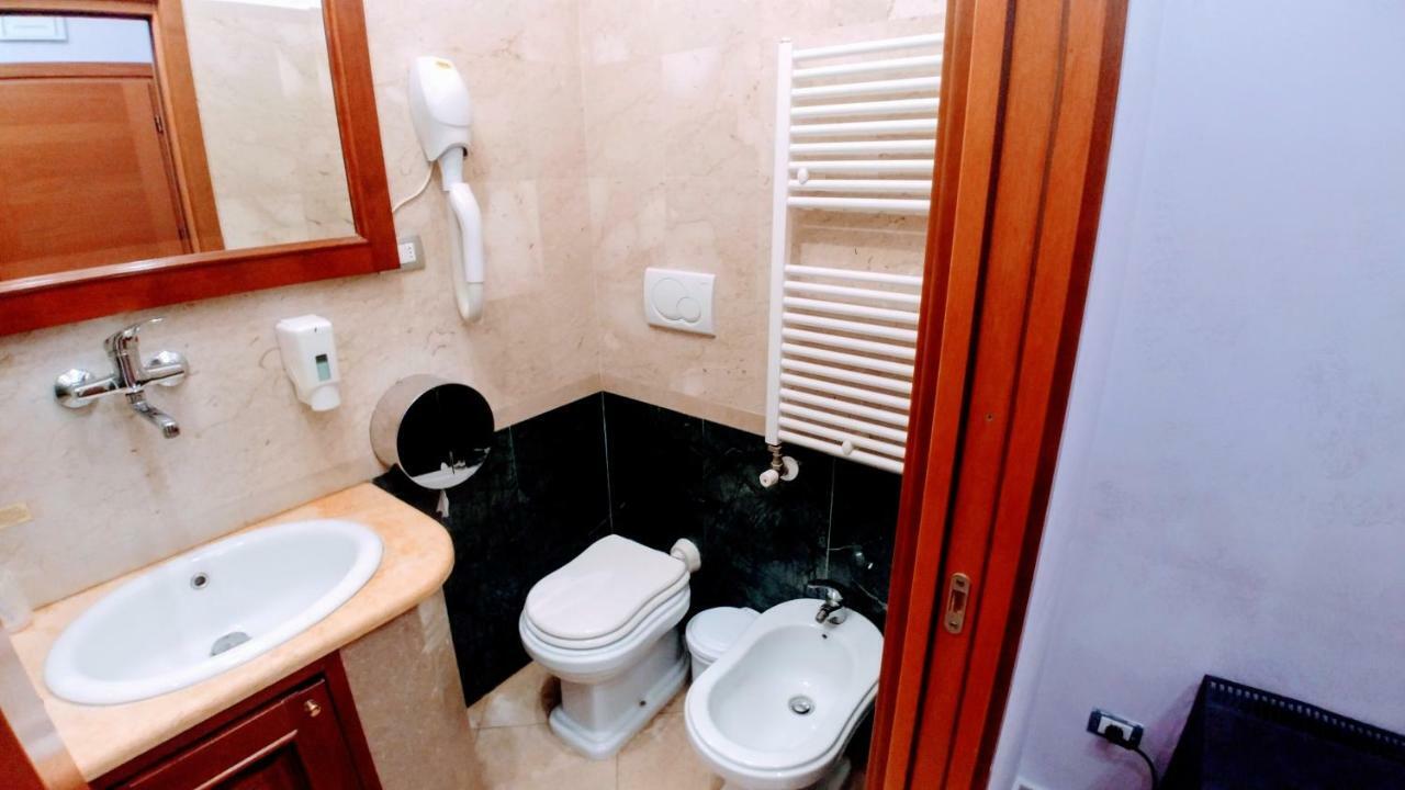 Affittacamere Stranamore ฟรัสกาตี ภายนอก รูปภาพ
